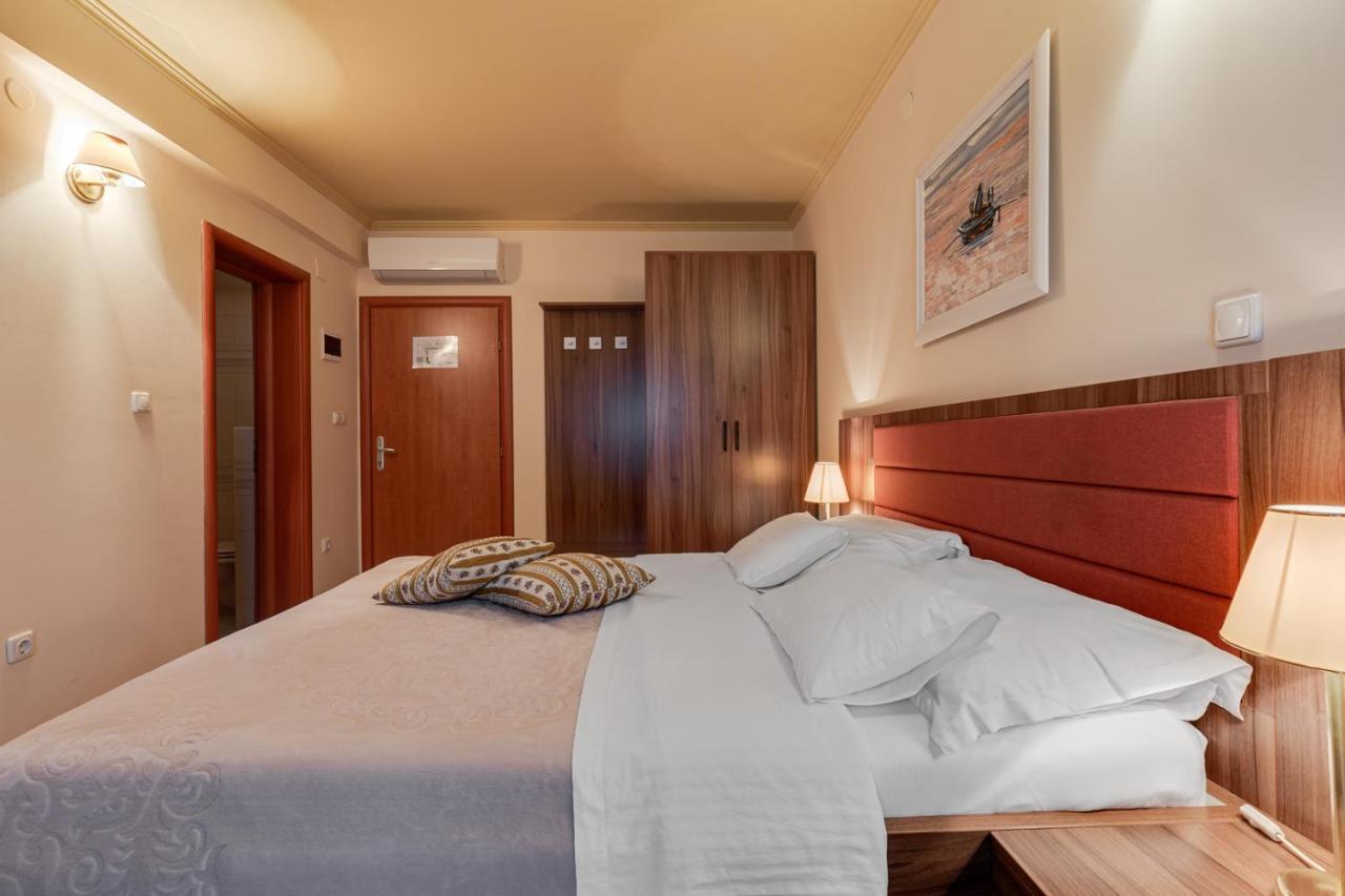 Hotel Marinko Zara Esterno foto