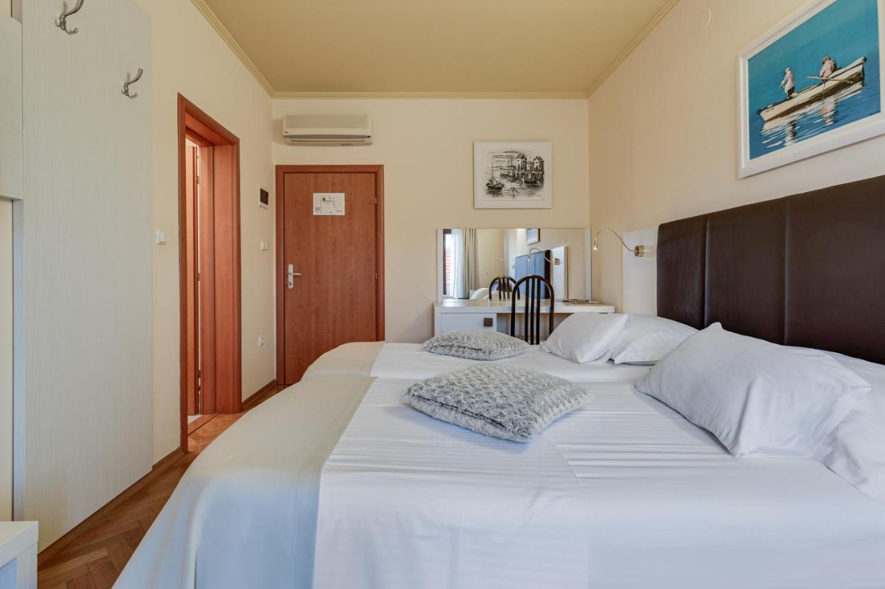 Hotel Marinko Zara Esterno foto